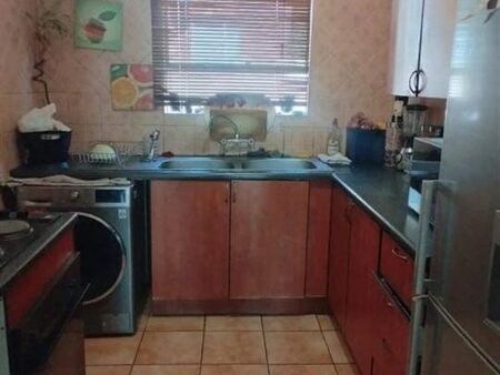 2 Bedroom House in Roodepoort Central