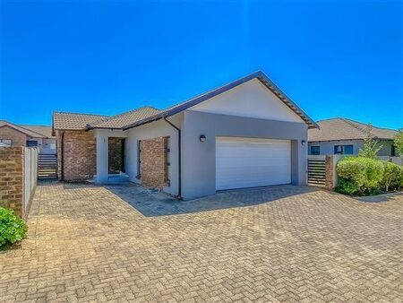 3 Bedroom Simplex in Homes Haven