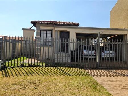 3 Bedroom House in Quellerie Park