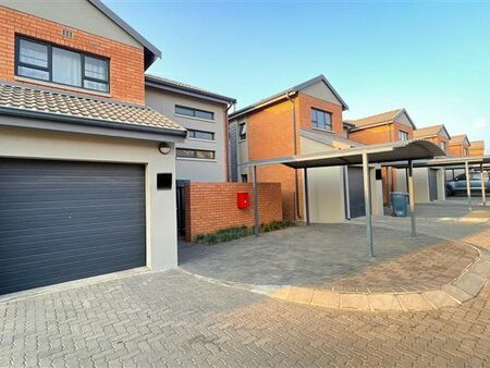 3 Bedroom Townhouse in Derdepoort