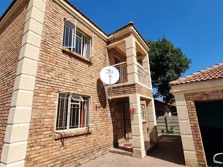 3 Bedroom Townhouse in Claremont