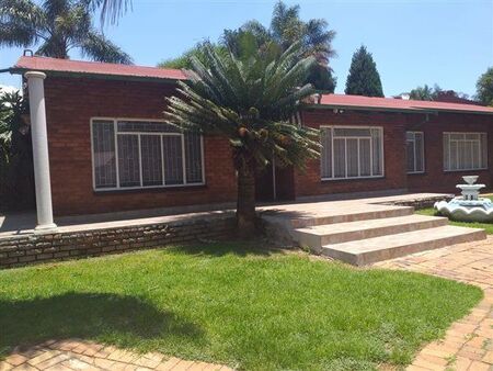 4 Bedroom House in Claremont