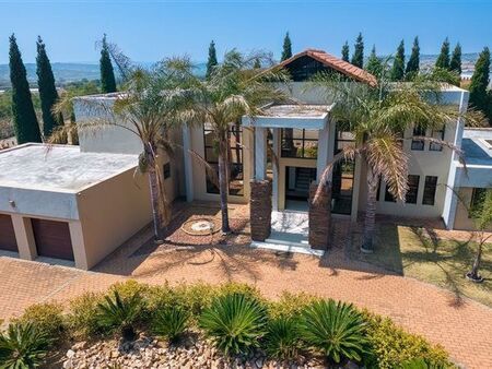 5 Bedroom House in Mooikloof Equestrian Estate