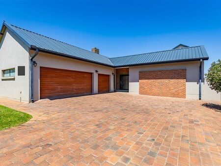 4 Bedroom House in The Hills