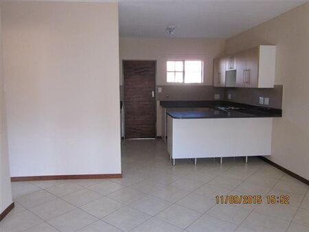 2 Bedroom Apartment in Mooikloof Ridge