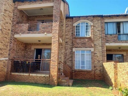 2 Bedroom Apartment in Mooikloof Ridge