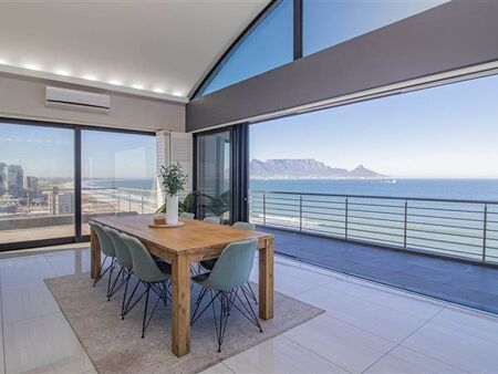 3 Bedroom Apartment in Bloubergstrand