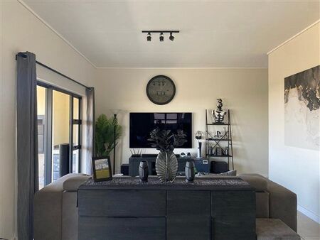 2 Bedroom Penthouse in Sandown