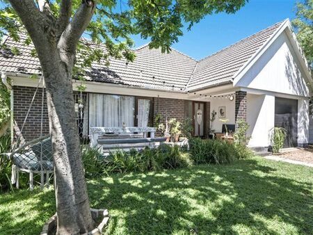 3 Bedroom House in Claremont