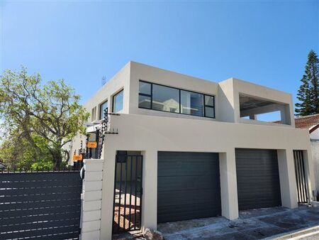 3 Bedroom Apartment in Walmer Estate