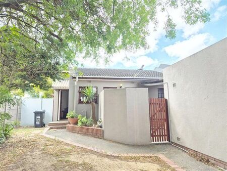 2 Bedroom House in Vredekloof