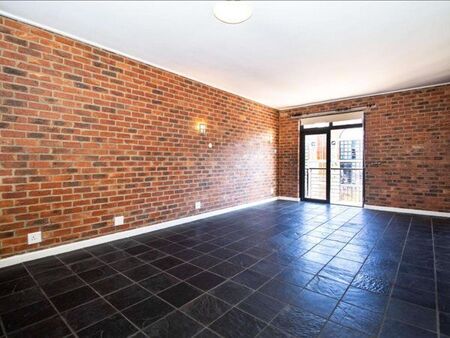 2 Bedroom Apartment in Onder Papegaaiberg