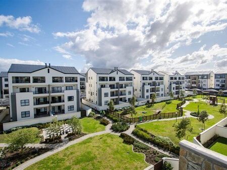2 Bedroom Apartment in Somerset West Central