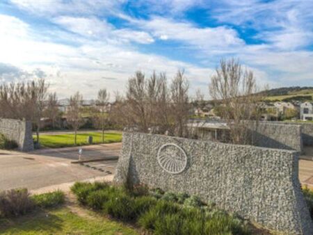 3 Bedroom House in Kelderhof Country Village