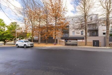 3 Bedroom Apartment in Paarl