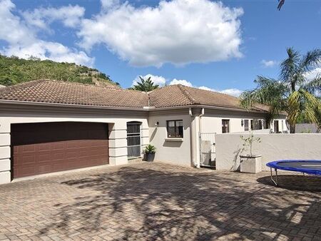 4 Bedroom House in Steiltes