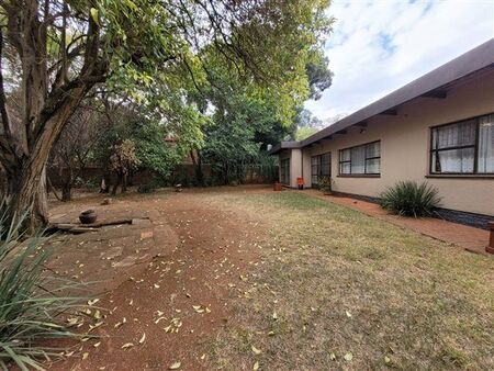 4 Bedroom House in Signal Hill