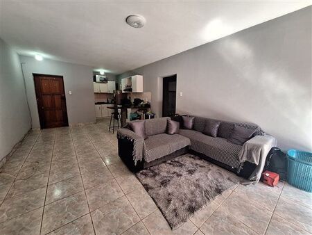 2 Bedroom House in Wild En Weide