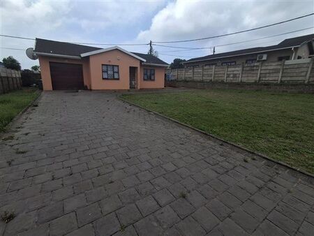 2 Bedroom House in Brackenham