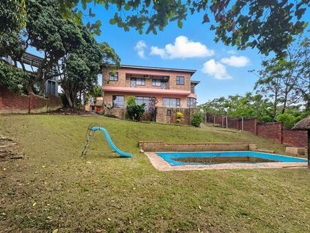 4 Bedroom House in Dawncliffe