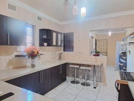 3 Bedroom House in Malvern