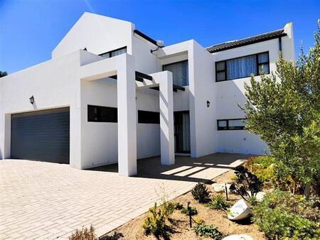 4 Bedroom House in Shelley Point