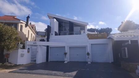 3 Bedroom Duet in De Bakke