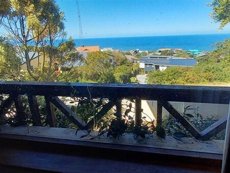 4 Bedroom House in Brenton on Sea