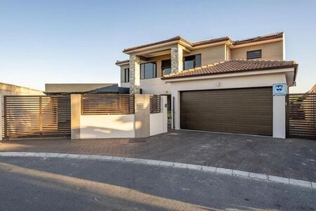 5 Bedroom house to rent in Sonkring, Brackenfell