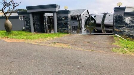 5 Bedroom house to rent in Glen Hills, Durban North