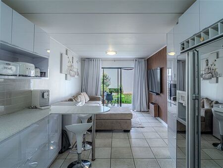 2 Bedroom Apartment in Linbro Park