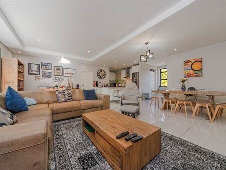 2 Bedroom Apartment in Rosebank