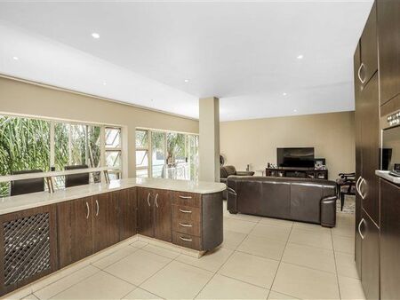 3 Bedroom Apartment in Oaklands