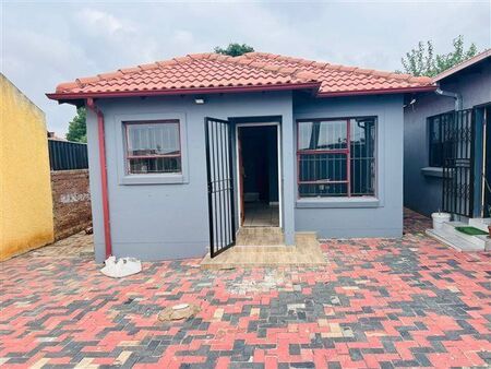 2 Bedroom House in Riverlea
