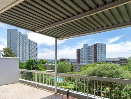 2 Bedroom Apartment in Bedford Gardens