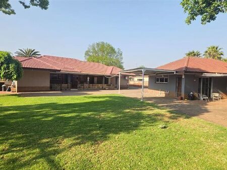 5 Bedroom House in Arcon Park