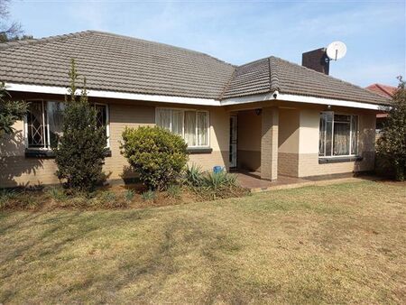 3 Bedroom House in Three Rivers