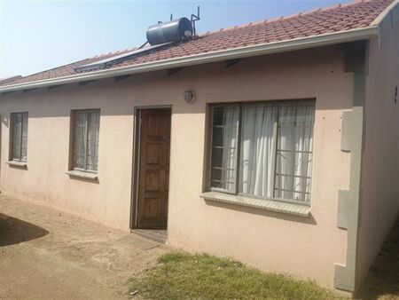 3 Bedroom House in Sharon Park