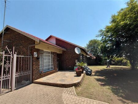 3 Bedroom House in Birchleigh North
