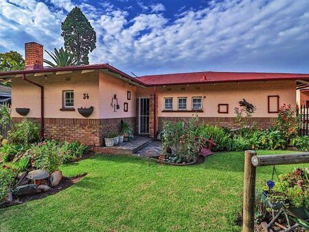 2 Bedroom House in Comet