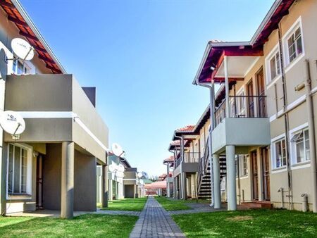 1 Bedroom Townhouse in Comet