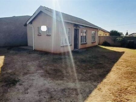 3 Bedroom House in Vosloorus