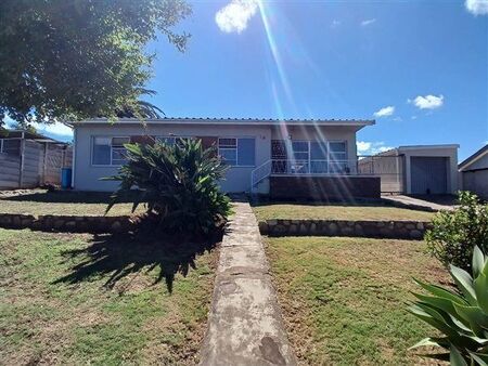 3 Bedroom House in Van Riebeeck Heights