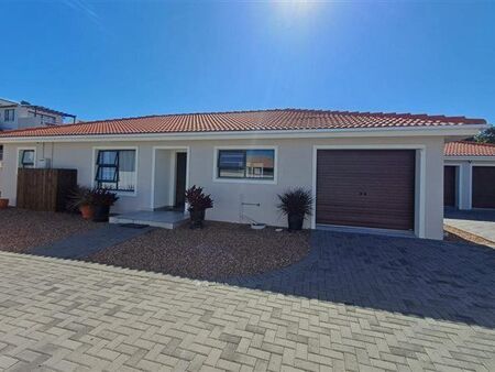 3 Bedroom House in Santareme