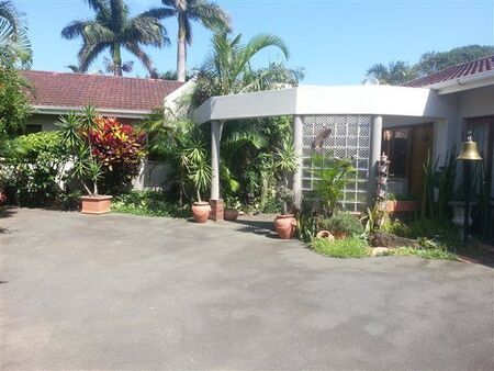 Bachelor apartment in St Winifreds