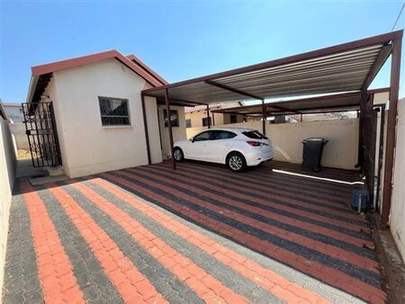 2 Bedroom House in Fleurhof