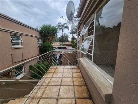 1 Bedroom Apartment in Roodekrans