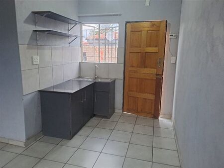 Studio apartment in Booysens