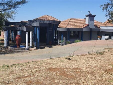 5 Bedroom House in Mooikloof Equestrian Estate