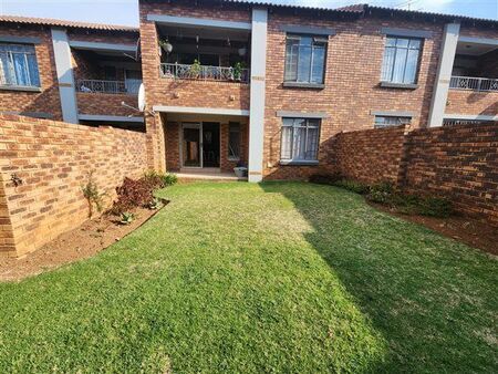 2 Bedroom Apartment in Mooikloof Ridge